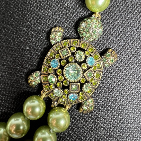 Heidi Daus Turtle Necklace & Earrings Set “Simply Irresistible” Green Crystals - Picture 7 of 14